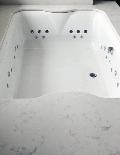 Carrara Quartz Large Bath Surround